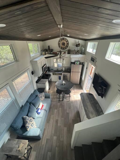 Fox Hollow - Tiny Home With Cypress Creek Access, Park Like Setting 温伯利 外观 照片
